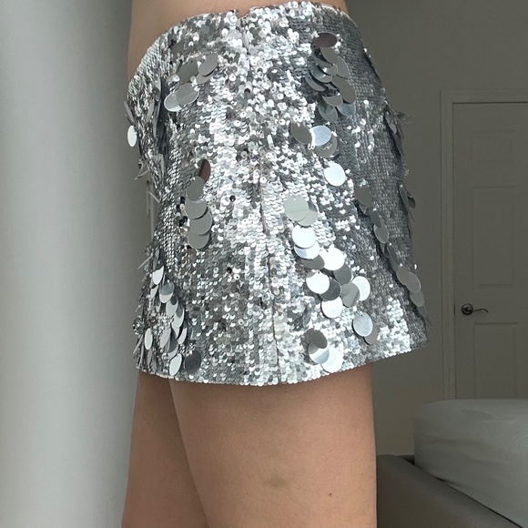 DANIELLE GUIZIO LOW RISE PAILLETTE SKIRT IN SILVER - Picture 2 of 7